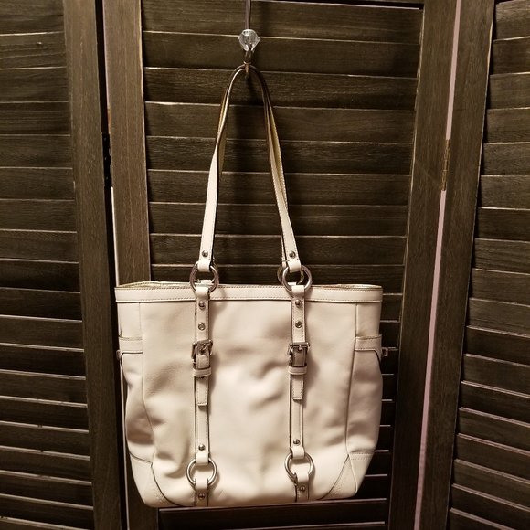 Coach purse - Picture 2 of 6